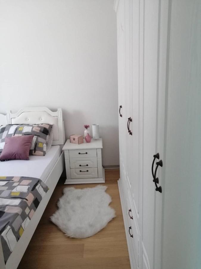 Apartman Natali*** Lägenhet Varaždin Exteriör bild