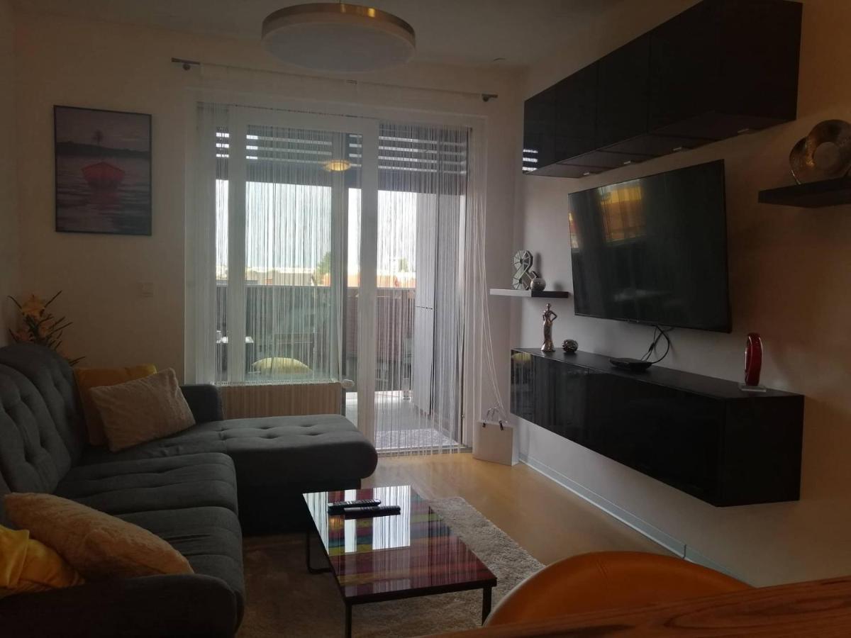 Apartman Natali*** Lägenhet Varaždin Exteriör bild