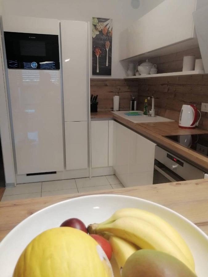Apartman Natali*** Lägenhet Varaždin Exteriör bild